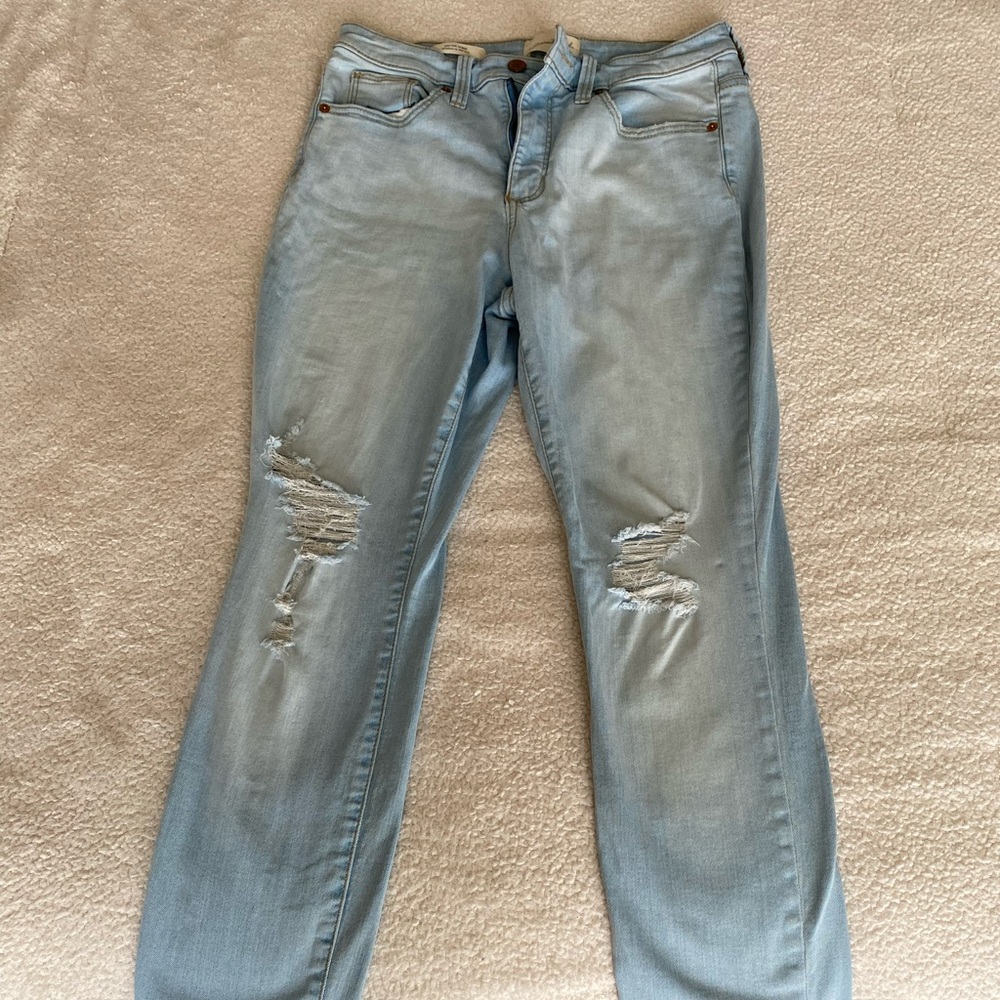 Universal Thread High Rise Skinny Distressed Jeans Light Wash Size 8/29